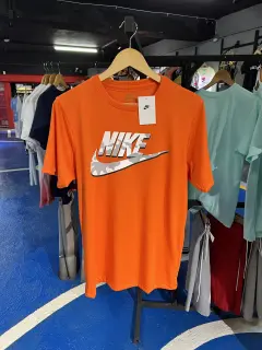 Franela camuflada naranja
