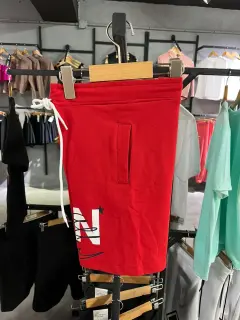 short rojo la N