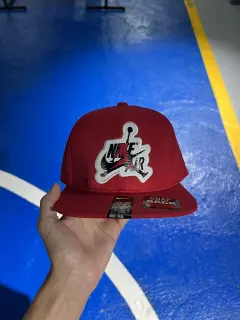 gorra Nike air roja