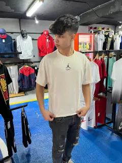 Franela las piernas jordan beige