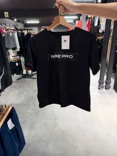 franela nike pro dama negra