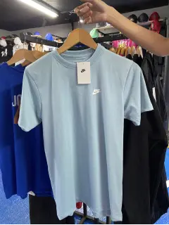 franela azul celeste seriecita