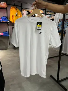 franela serecita blanca y negra