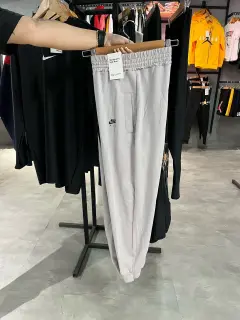 mono ojal gris claro seriecito