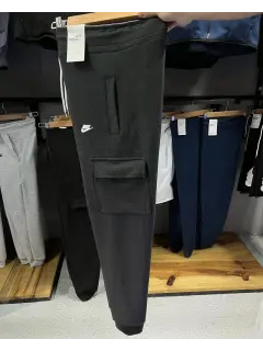 mono bolsillo a los lados