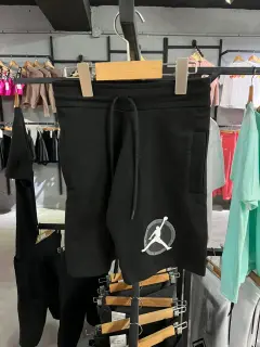 short jordan circulo negro