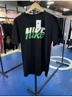 Franela Nike verde y negro
