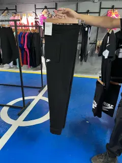 Mono seriecito negro