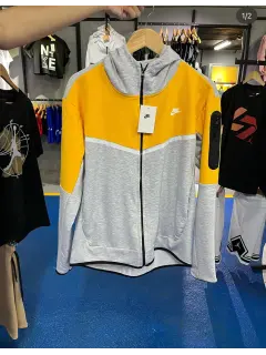 chaquetas tech combinadas