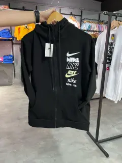 chaqueta seis nike negra