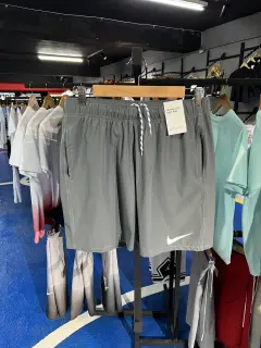 short dry fit gris oscuro