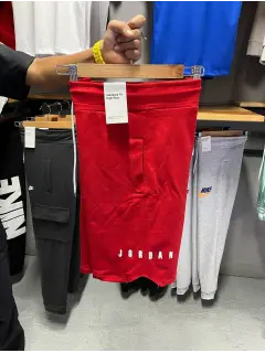bermuda roja jordan