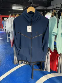 Chaqueta Tech unicolor