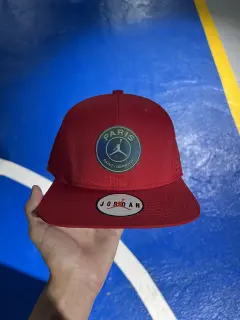 Gorra Paris roja